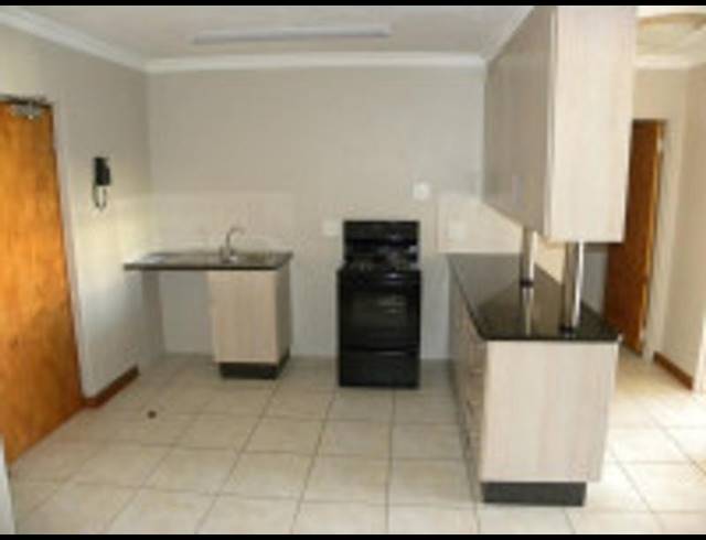 2 BEDROOM APARTMENT FOR SALE IN HILLCREST
